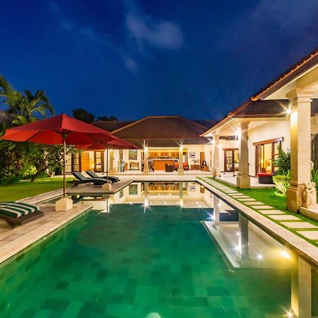Villa Bugis Drupadi Seminyak Chambre photo