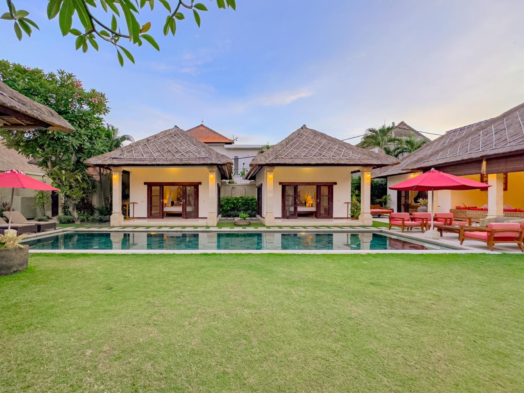 Villa Bugis Drupadi Seminyak Chambre photo