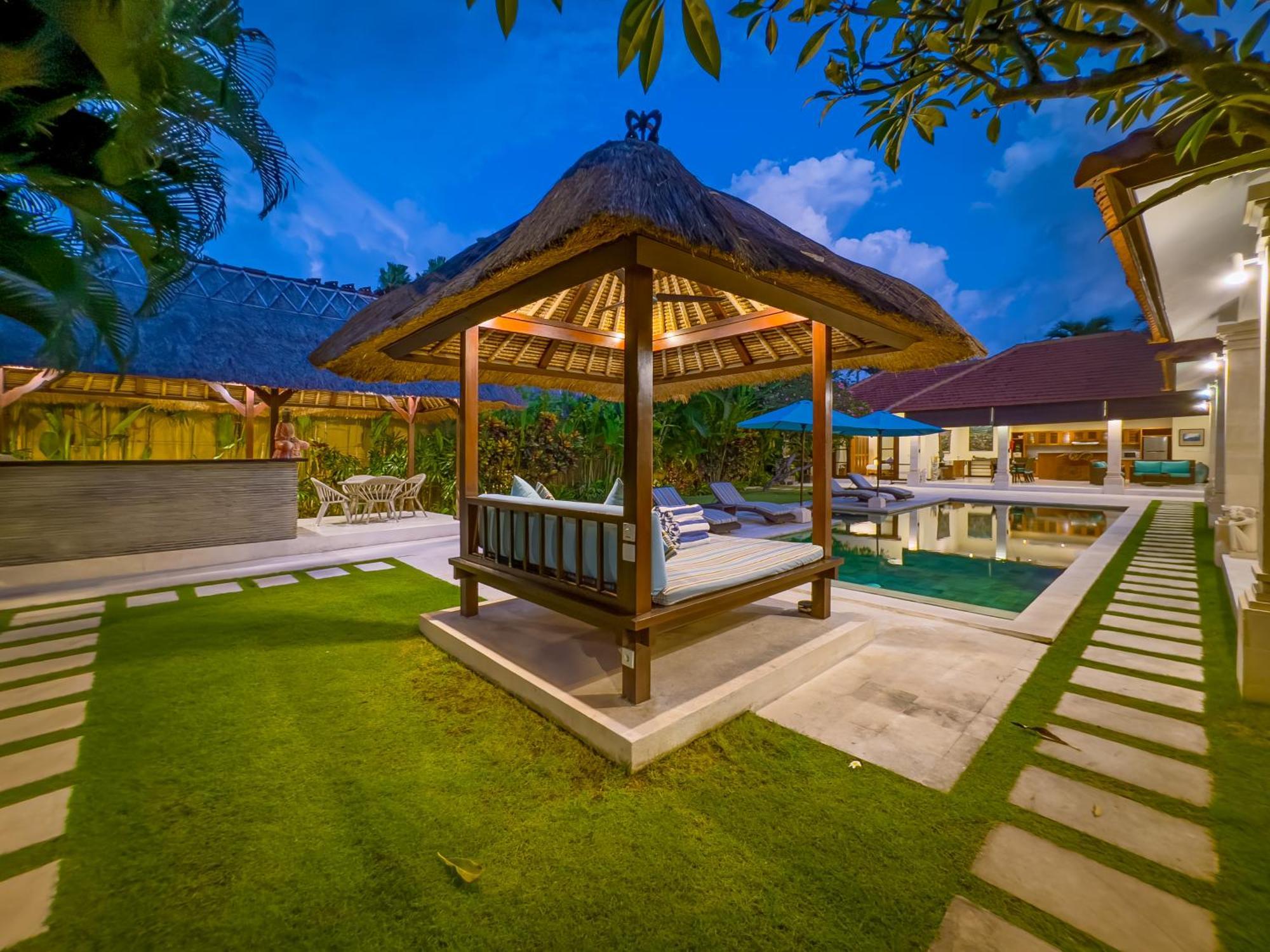 Villa Bugis Drupadi Seminyak Chambre photo